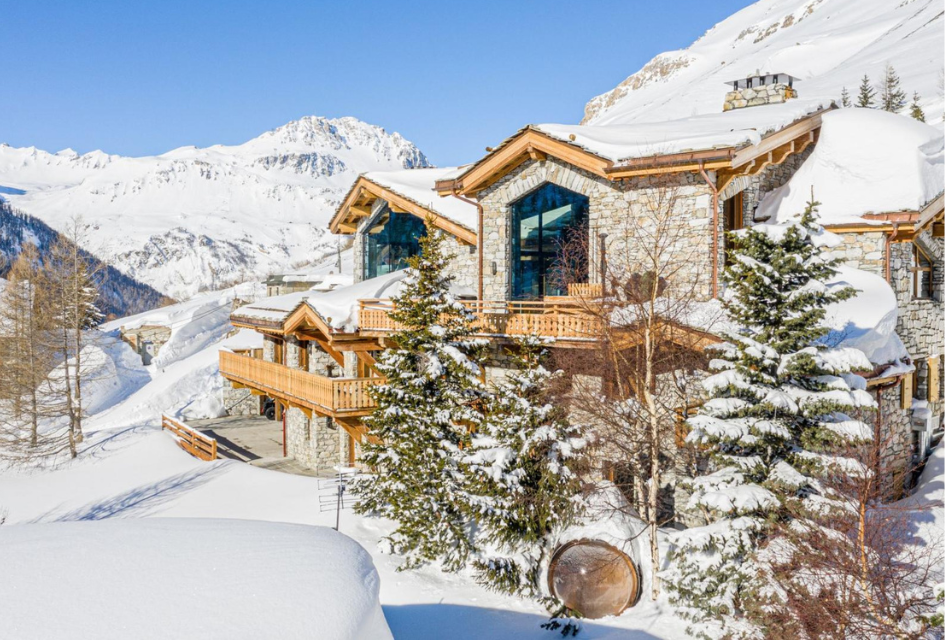 Chalets Orca and Orso exteriors, twin neighbouring chalets in Val d'Isere for large group ski holidays of people wanting to celebrate!