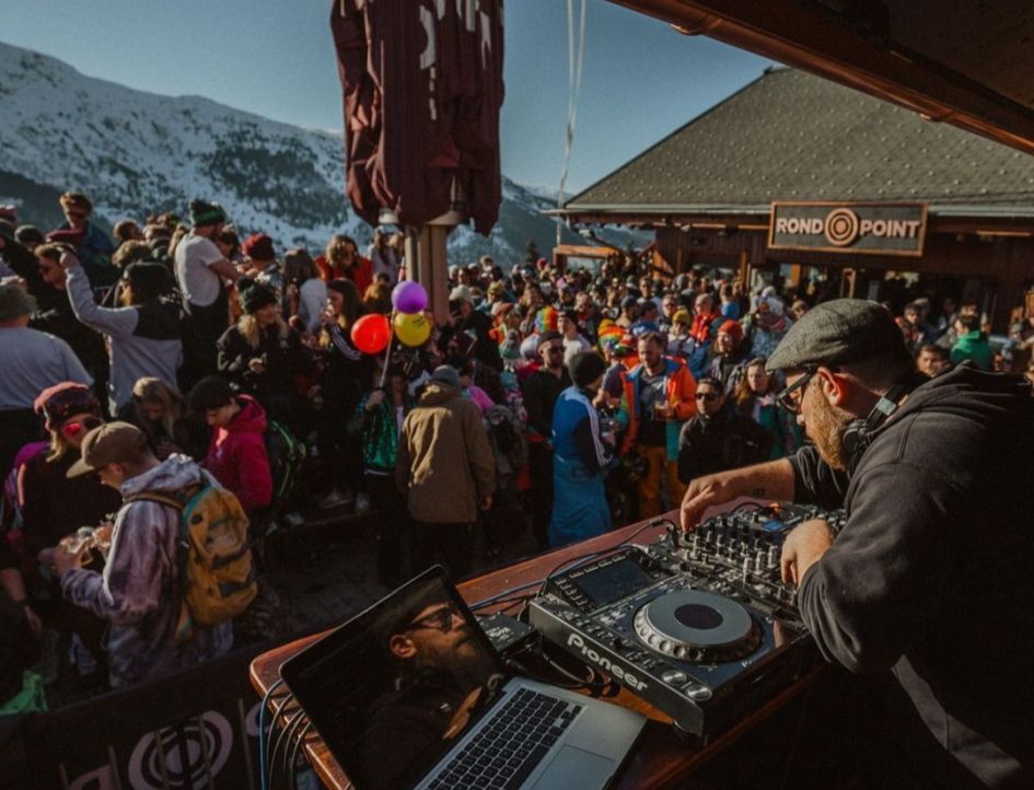 THE MOST Insane And The Best APRES ski party in AMERICA 