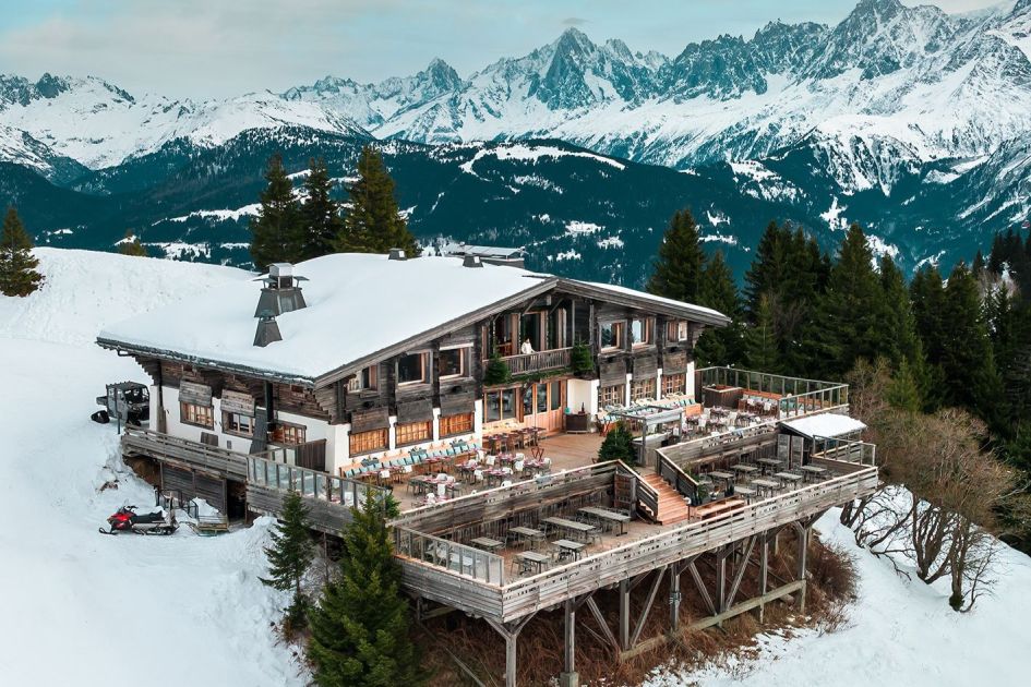 Ideal 1850 is one of the best mountain restaurants in Megève, situated at the peak of the Mont d'Arbois.